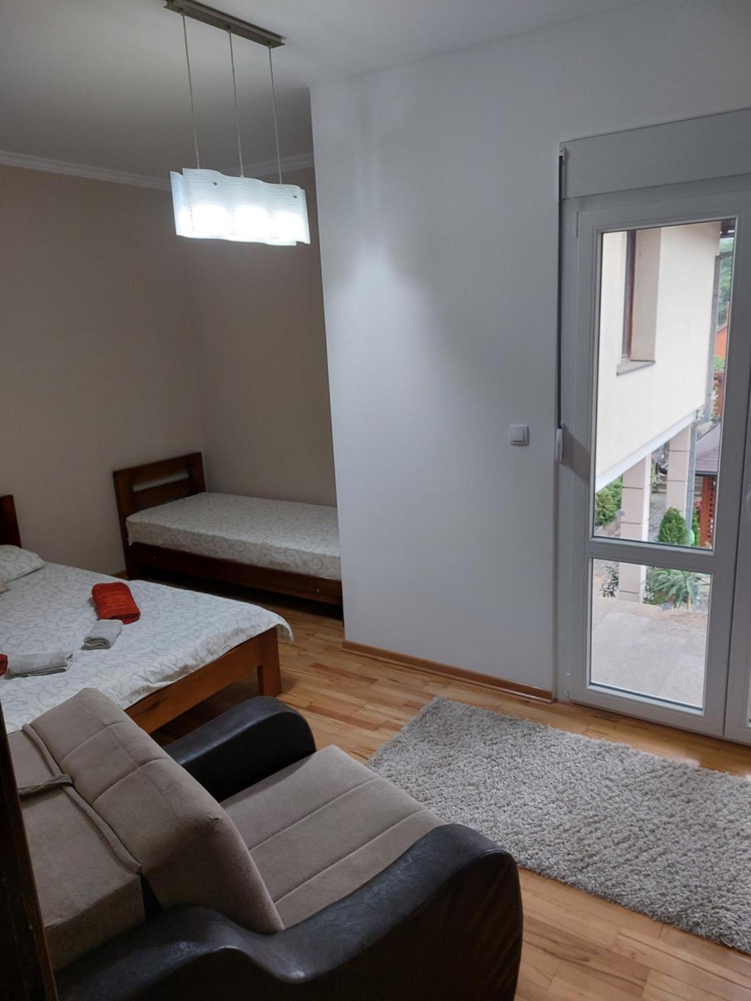 Apartmani Radulovic Vrnjacka Banja Ruang foto