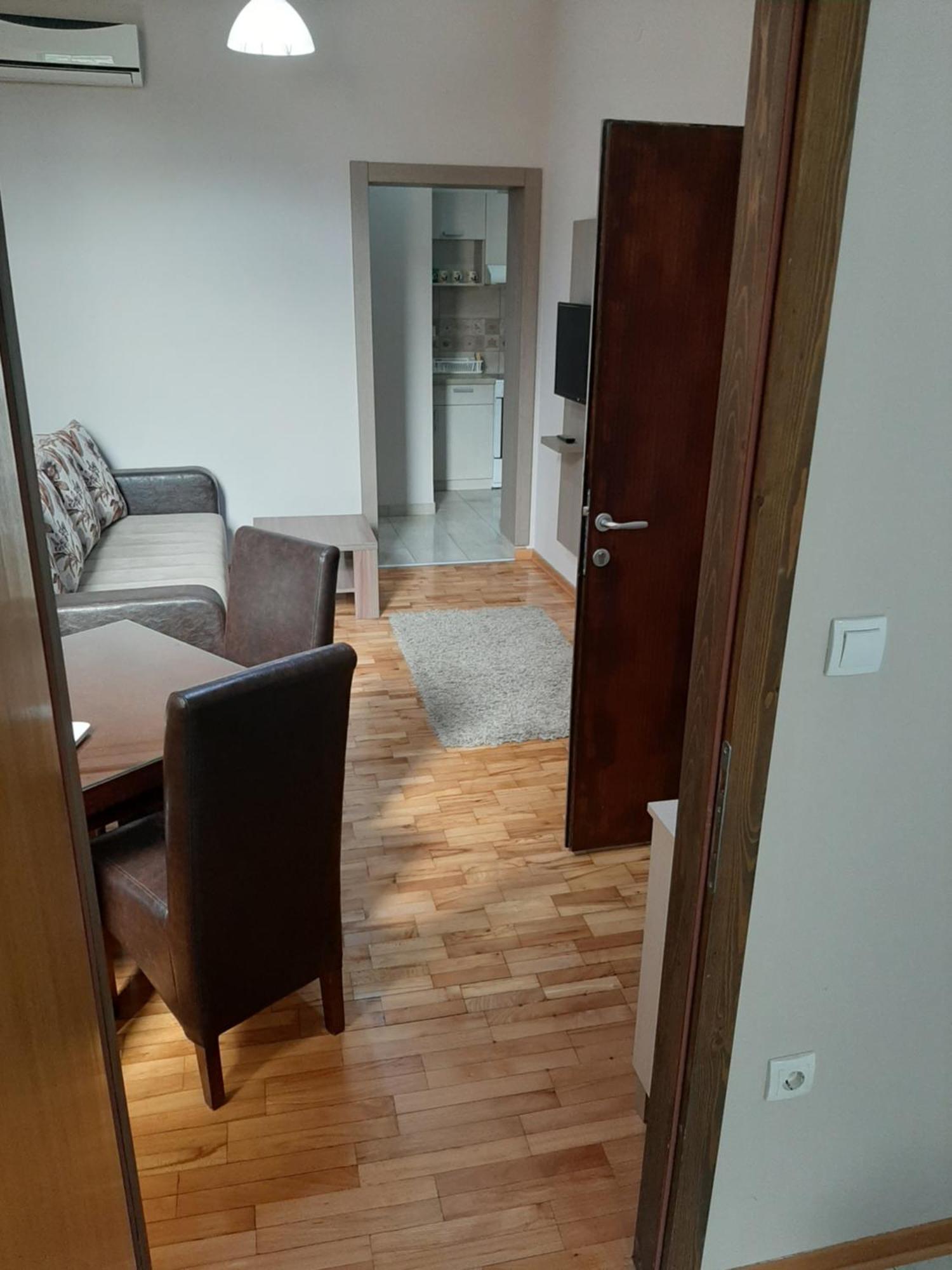 Apartmani Radulovic Vrnjacka Banja Ruang foto